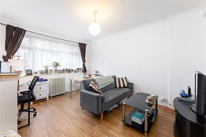 1 Bedroom Flat To Rent In Ormonde Court, Upper Richmond Road, London, SW15