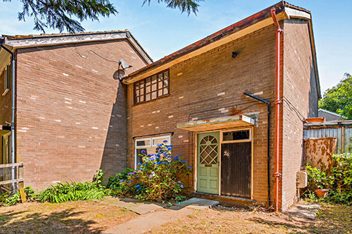 2 Bedroom Terraced House For Sale In Chandos Walk, Leeds, LS8