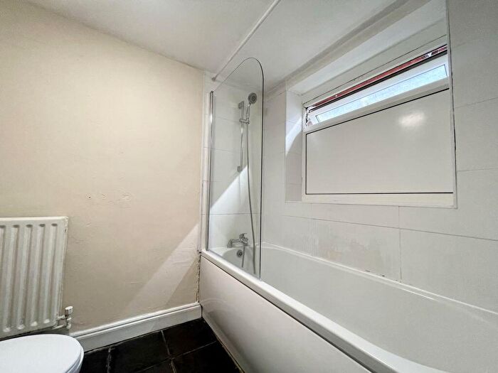 4 Bedroom Terraced House To Rent In Gipsy Road, Leicester, LE4
