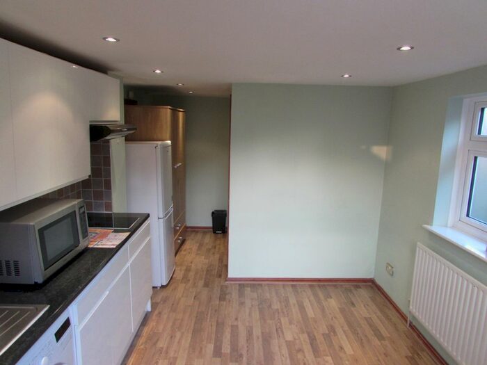 Studio To Rent In Rose Glen, Kingsbury, London NW9