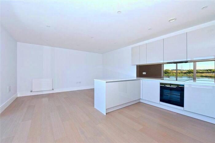 2 Bedroom Flat To Rent In Flagstaff Road, Reading, RG2