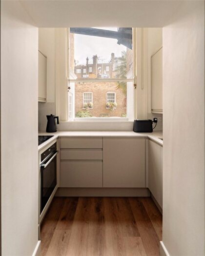 2 Bedroom Flat To Rent In Beaufort Gardens, Chelsea, SW3