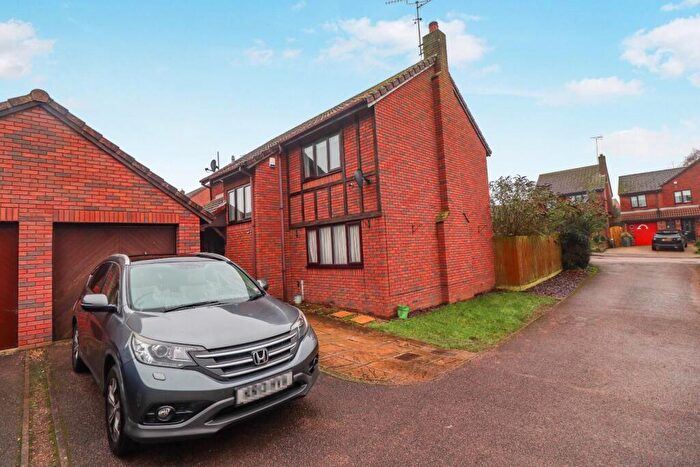 4 Bedroom Detached House For Sale In Broadlands, Raunds, NN9