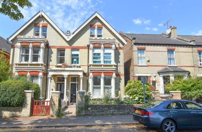 2 Bedroom Flat To Rent In Fairfield West, Kingston Upon Thames, KT1