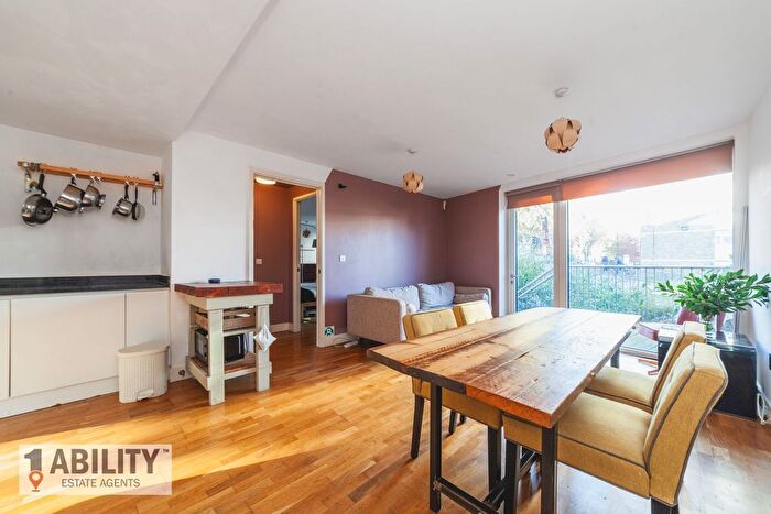 1 Bedroom Flat To Rent In Queensbridge Road, London, E2