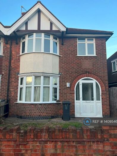 3 Bedroom Semi-Detached House To Rent In Barton Road, Leicester, LE3
