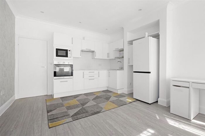 2 Bedroom Flat To Rent In Higham Station Avenue, London, E4