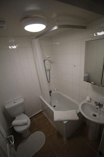 1 Bedroom Flat To Rent In Flat A, Kelso Road, LS2