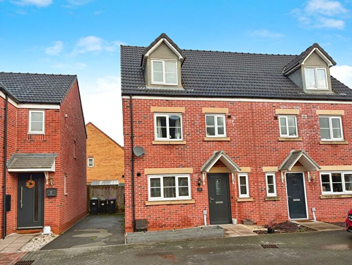 4 Bedroom Semi-Detached House For Sale In Charlock Close, Witham St Hughs, LN6