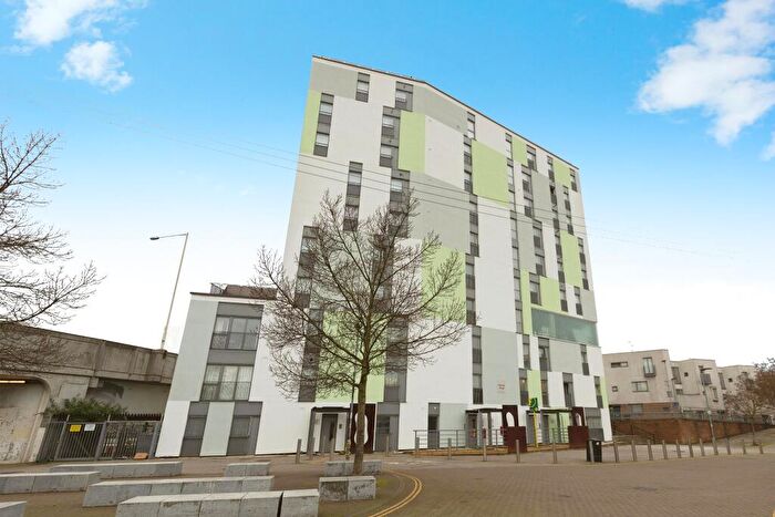 1 Bedroom Flat For Sale In Wakering Road, Barking, IG11