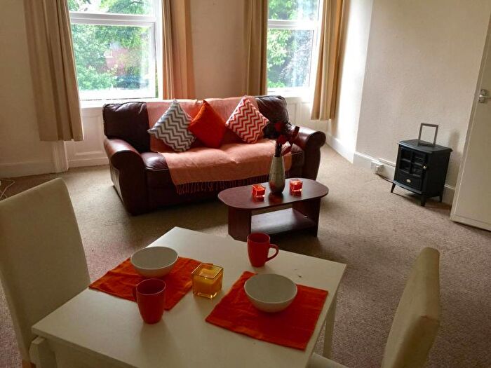 1 Bedroom Flat To Rent In Flat, North Grange Road, LS6