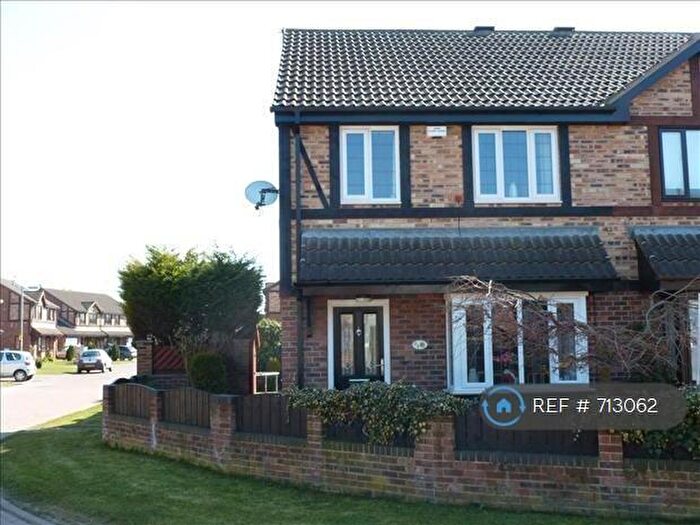 3 Bedroom Semi-Detached House To Rent In Ashdene Close, Willerby, HU10