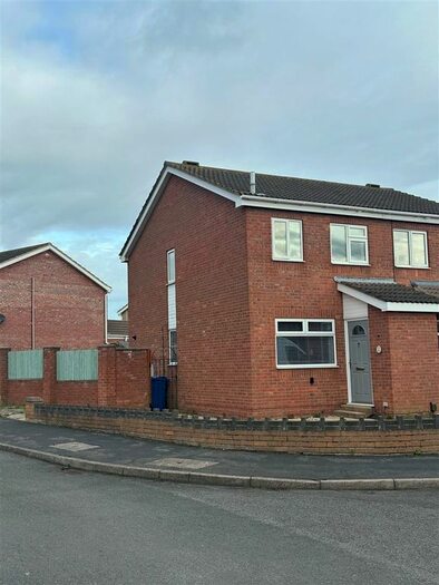 2 Bedroom Semi-Detached House To Rent In Eskham Close, Cleethorpes, DN35