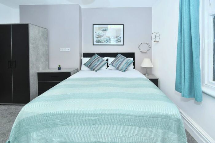 1 Bedroom Detached House To Rent In Westport Road, Stoke-On-Trent, ST6