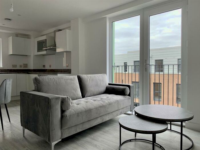 2 Bedroom Apartment To Rent In Middlewood Plaza, Craven Street, Salford, M5