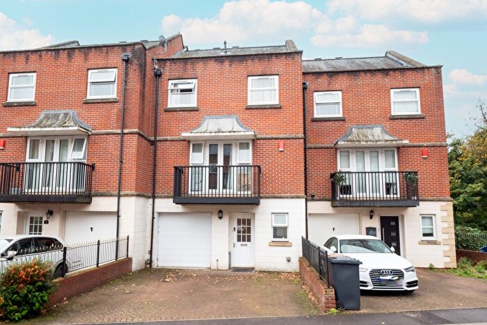 6 Bedroom Terraced House For Sale In College Mews, Andover, SP10