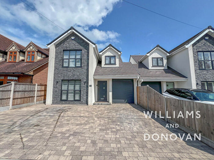 4 Bedroom Detached House For Sale In A, Hockley, SS5