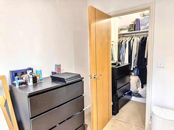 1 Bedroom Flat For Sale In Crest View Drive, Petts Wood, Orpington, BR5