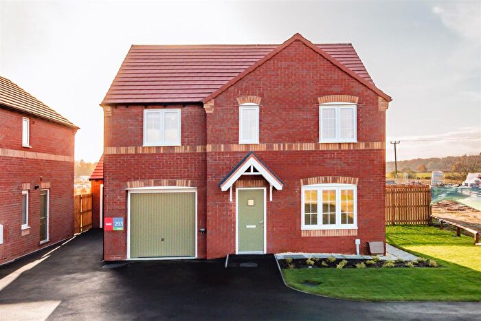 4 Bedroom Detached House To Rent In Petersmiths Park, Ollerton, NG22