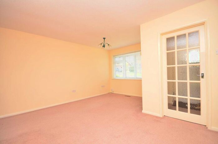 3 Bedroom Semi-Detached House To Rent In Lynwood, Guildford, GU2