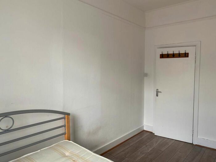 5 Bedroom Flat To Rent In Jenner Road, London, N16