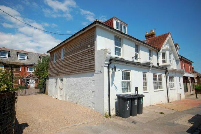 2 Bedroom Flat To Rent In Framfield Road, Uckfield, TN22