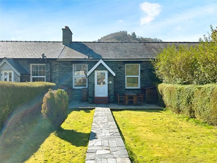 3 Bedroom Bungalow For Sale In Llanegryn Street, Abergynolwyn, Tywyn, Gwynedd, LL36
