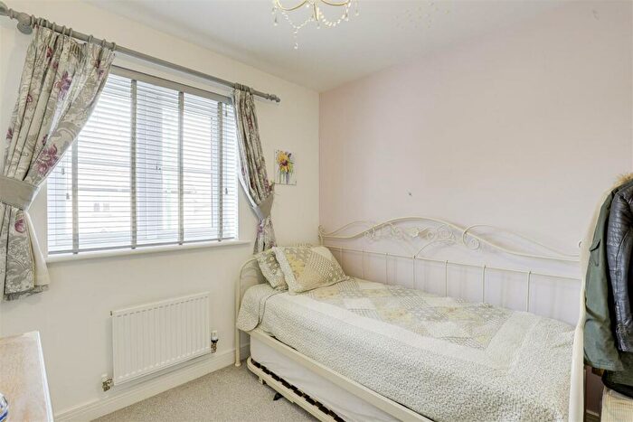 4 Bedroom Detached House For Sale In Chalfont Drive, Beechdale, Nottinghamshire, NG8