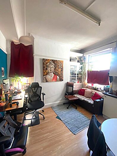 1 Bedroom Flat To Rent In Neville Street, Cardiff(City), CF11