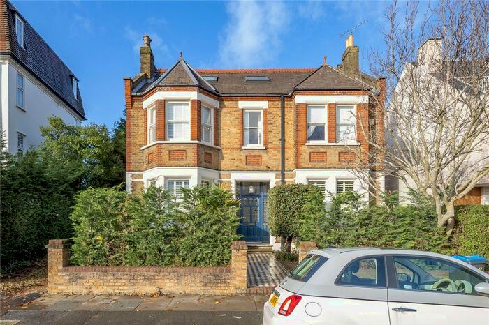 2 Bedroom Flat To Rent In Kings Road, London, SW19