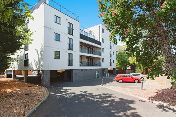 2 Bedroom Flat For Sale In Argent Street, Grays, Essex, RM17