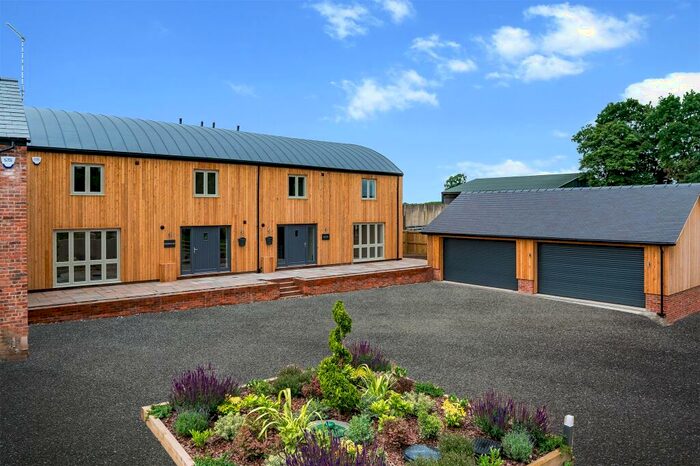 4 Bedroom Barn Conversion For Sale In Bridgehouse Lane, Winterley, Sandbach, CW11