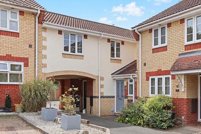 1 Bedroom Coach House For Sale In Whitesmith Drive, Billericay, CM12
