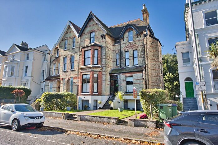 3 Bedroom Flat For Sale In Castle Hill Avenue, Folkestone, CT20