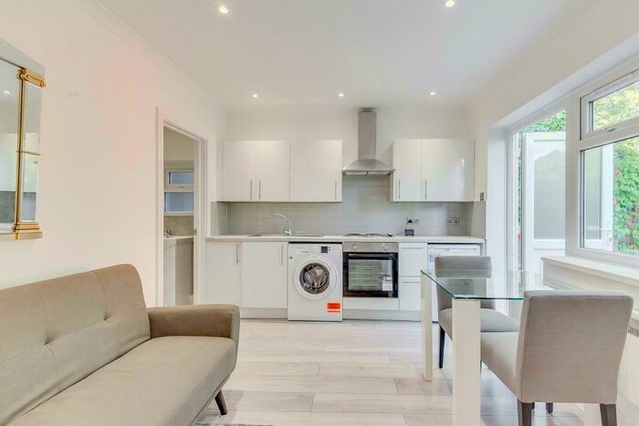 Studio To Rent In Aberdare Gardens, London, NW6