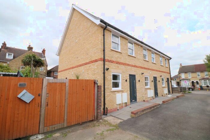 3 Bedroom End Terrace House To Rent In Austin Close, Snodland, ME6