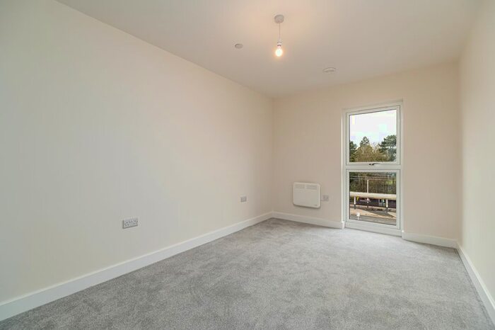1 Bedroom Flat To Rent In Hunslet House, Corby, North Northampton, NN17