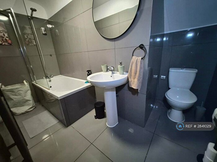 2 Bedroom Flat To Rent In Blenheim Park Road, South Croydon, CR2