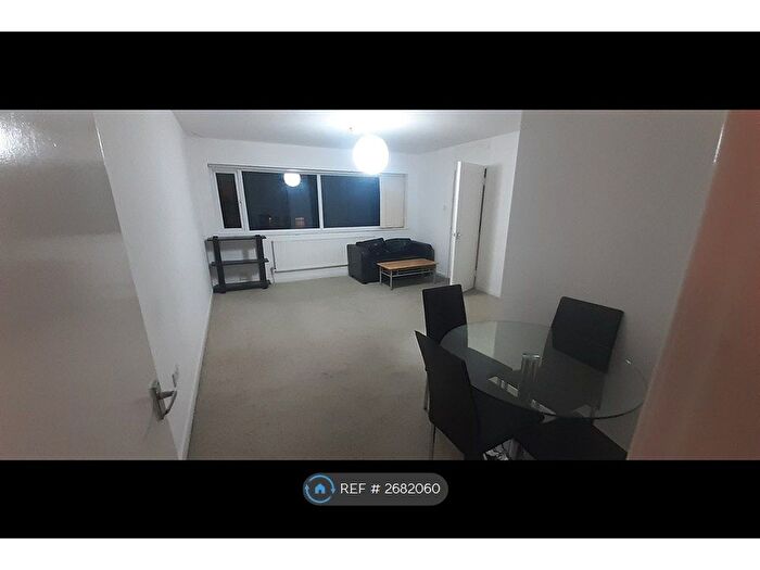 2 Bedroom Flat To Rent In Carmel Court, Manchester, M8