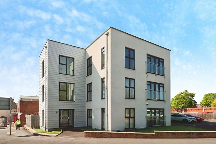 2 Bedroom Flat For Sale In Hanham Road, Bristol, Avon, BS15