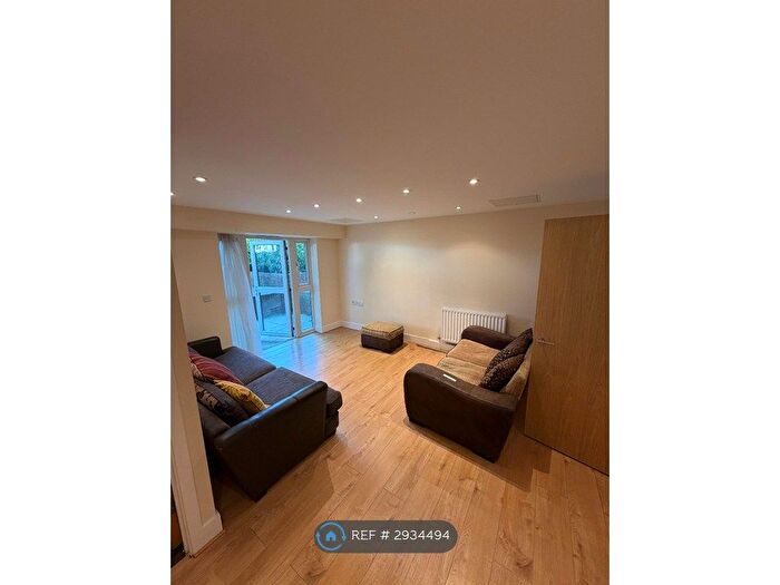 1 Bedroom Flat To Rent In Brighton Road, Purley, CR8