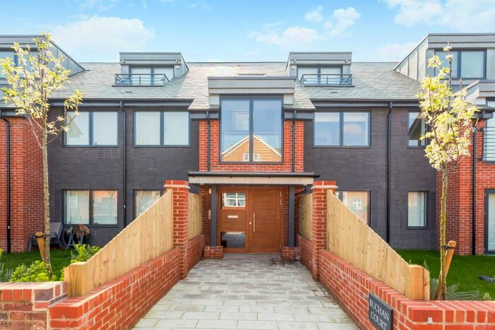 2 Bedroom Flat To Rent In Brighton Road, Horsham, RH13