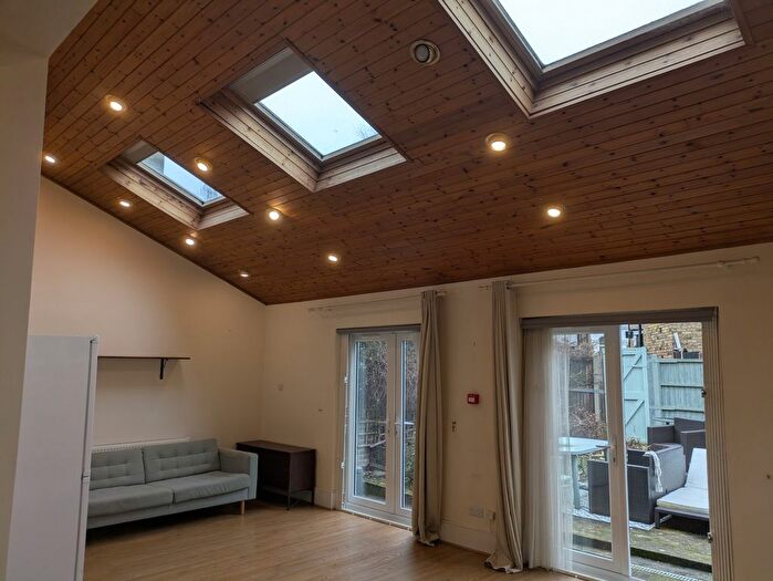 1 Bedroom Studio To Rent In , Gloucester Drive, Finsbury Park, N4