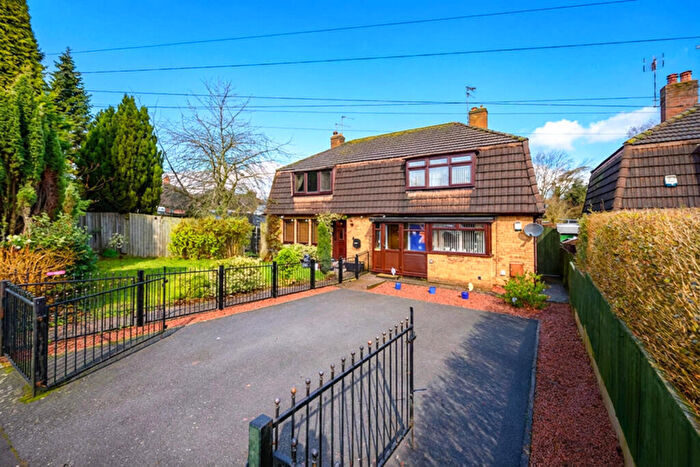 3 Bedroom Semi Detached House For Sale In De-Compton Close, Keresley End - Greenery Views, CV7
