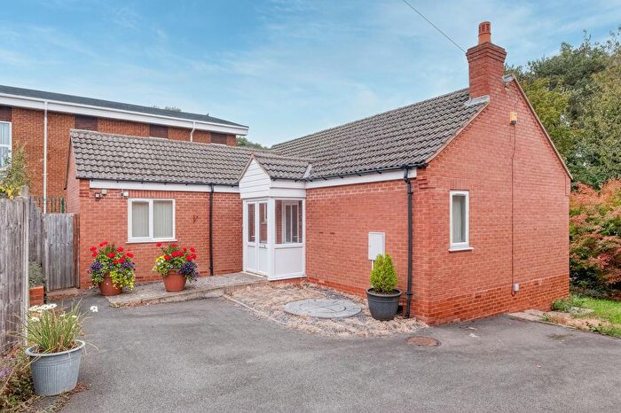 2 Bedroom Detached House For Sale In Evesham Road, Redditch, B97