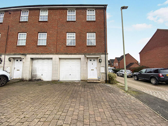 3 Bedroom Terraced House To Rent In Usher Drive, Banbury, Oxfordshire, OX16