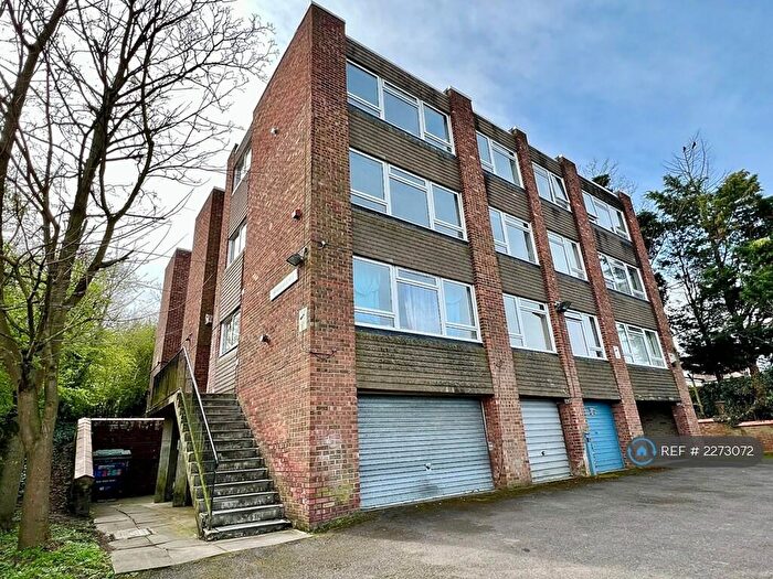 1 Bedroom Flat To Rent In Highview, London, SE18