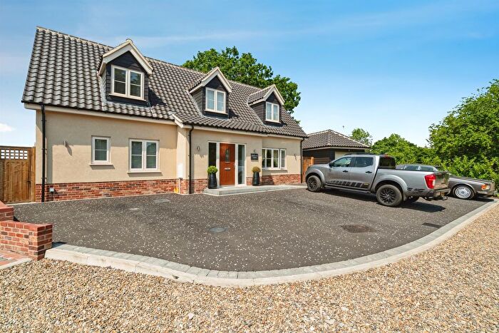 4 Bedroom Detached House For Sale In Bury Road, Stuston, Diss, IP21
