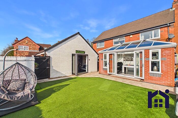 4 Bedroom Detached House For Sale In Dunkirk Lane, Leyland, PR26