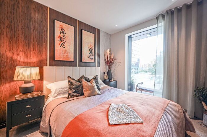 2 Bedroom Flat For Sale In London Dock, Wapping, E1W